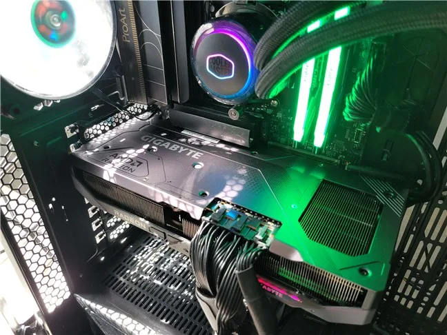 Review GIGABYTE Radeon RX 9070 XT GAMING OC 16G: Performa Tinggi dengan Suhu Optimal 11