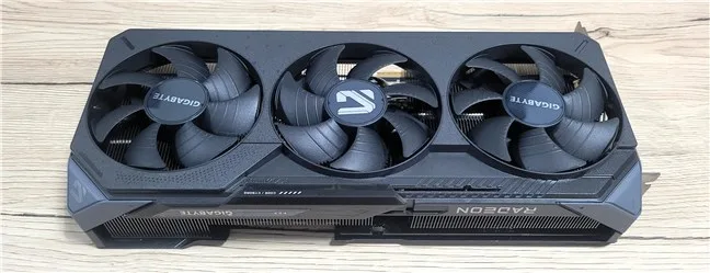 Review GIGABYTE Radeon RX 9070 XT GAMING OC 16G: Performa Tinggi dengan Suhu Optimal 5