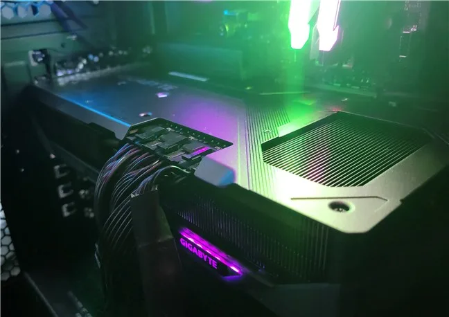 Review GIGABYTE Radeon RX 9070 XT GAMING OC 16G: Performa Tinggi dengan Suhu Optimal 7