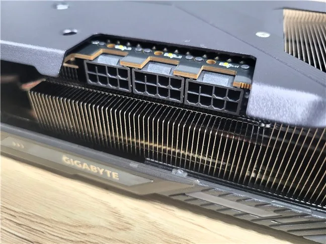 Review GIGABYTE Radeon RX 9070 XT GAMING OC 16G: Performa Tinggi dengan Suhu Optimal 9