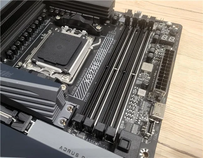 Motherboard mendukung RAM DDR5 berkecepatan tinggi