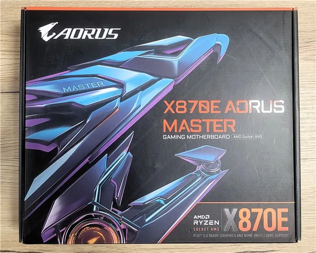 Kemasannya menampilkan GIGABYTE AORUS eagle